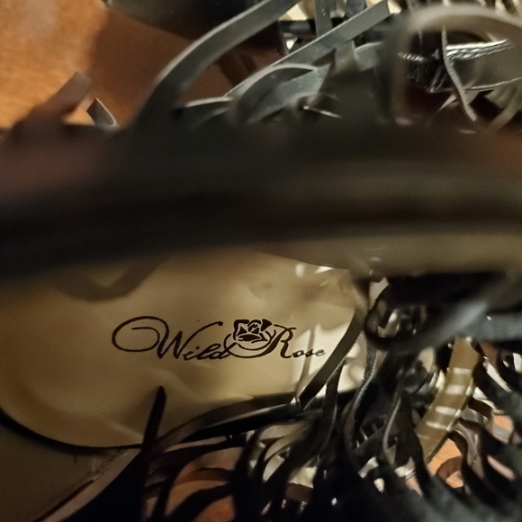 Shoes - Picture 5 of 6